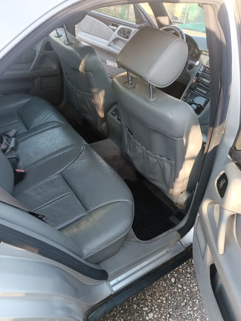 Mercedes-Benz E 320 4MATIC, снимка 13 - Автомобили и джипове - 52284035