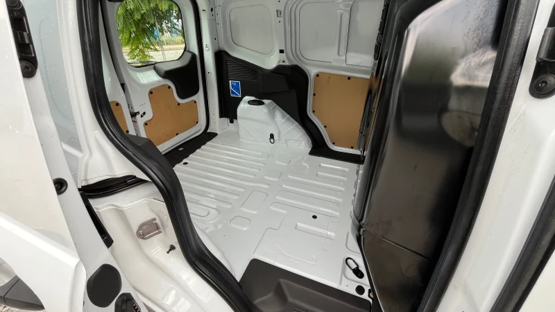 Ford Courier 1, 0 101кс, снимка 12 - Автомобили и джипове - 52726785