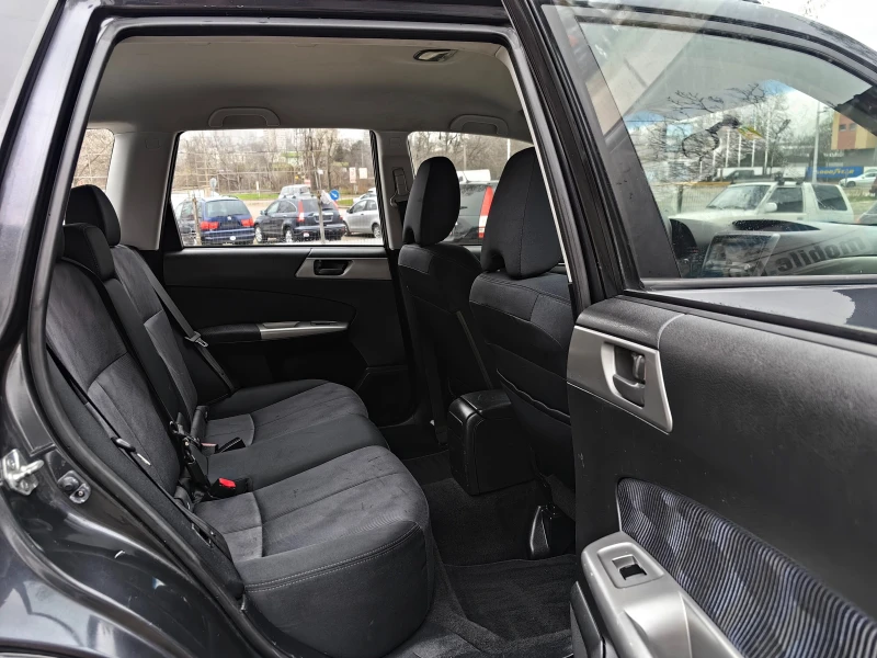 Subaru Forester 2.0!!ШВЕЙЦАРИЯ!РЪЧКА!УНИКАТ!4Х4!, снимка 11 - Автомобили и джипове - 52885501