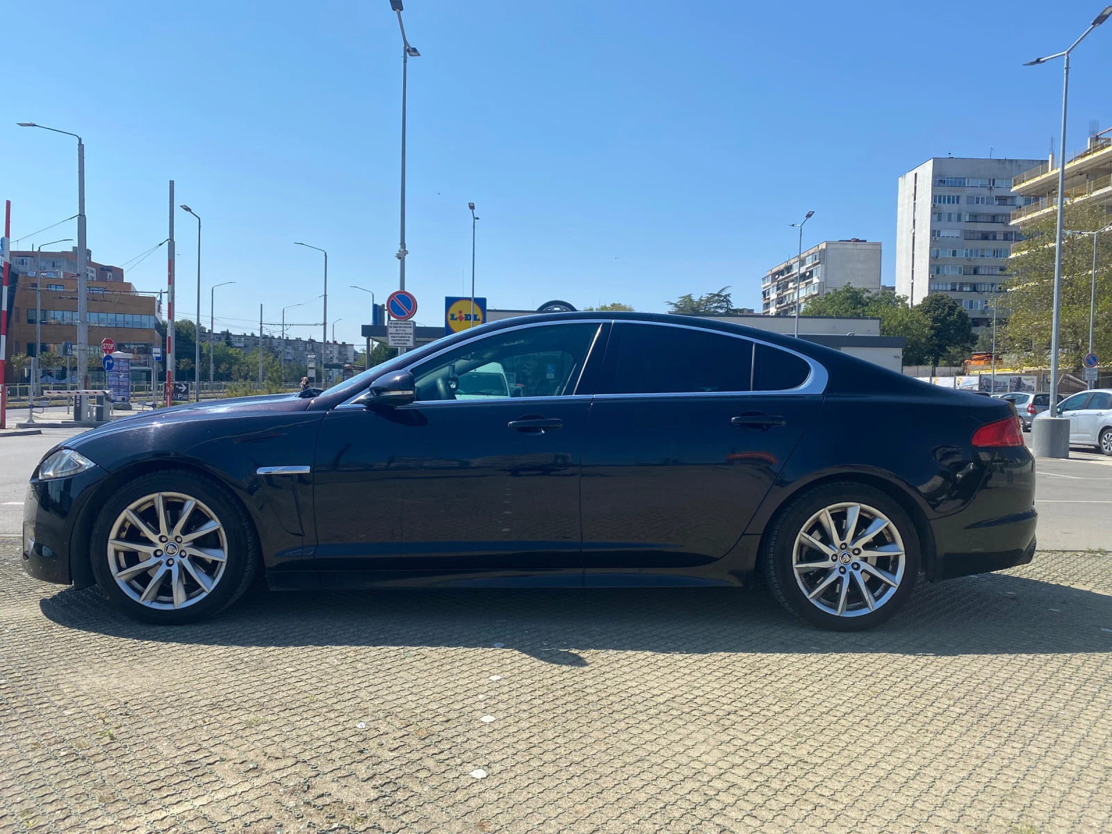 Jaguar Xf СПЕШНО!!! 3.0 Biturbo Premium Luxury - изображение 4