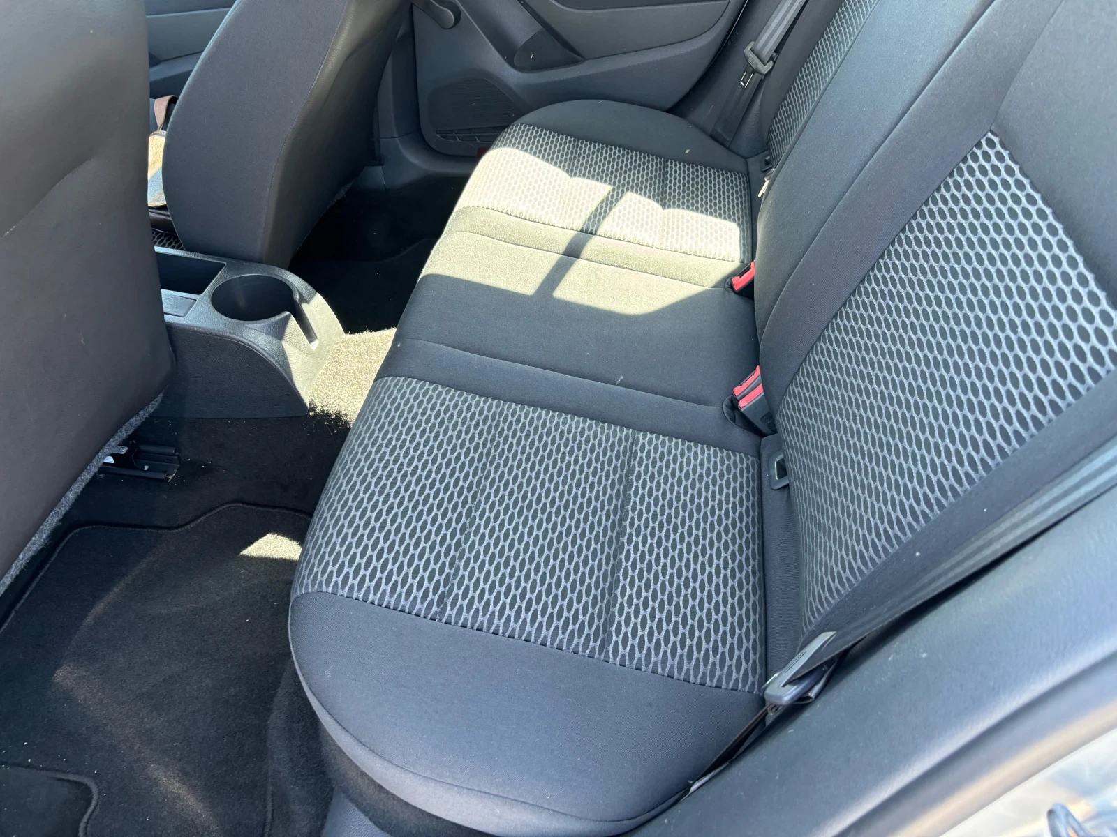VW Golf 1.6 102 к.с. Газов инжекцион - изображение 8