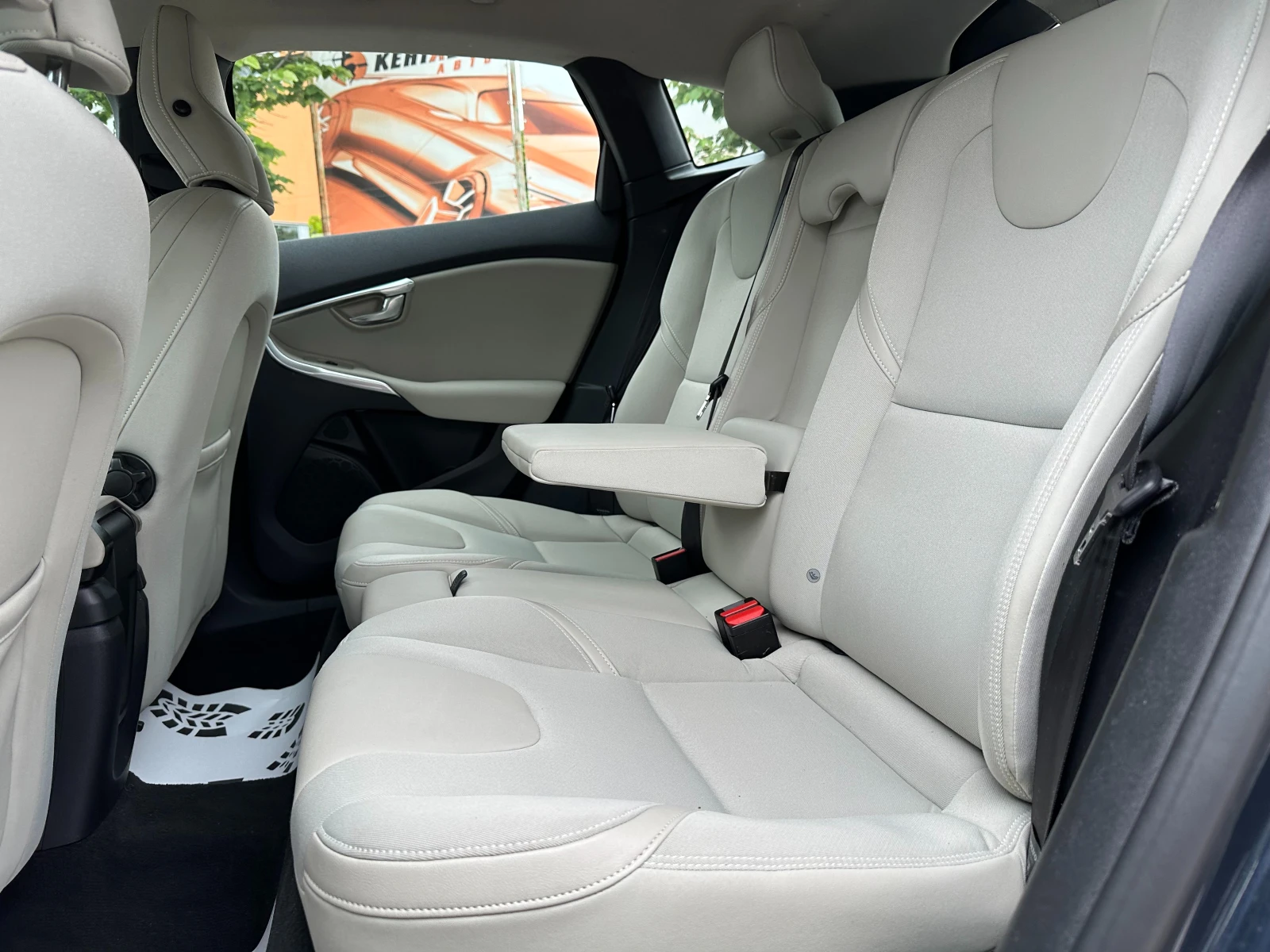 Volvo V40 1.6d 114 к.с. - изображение 9