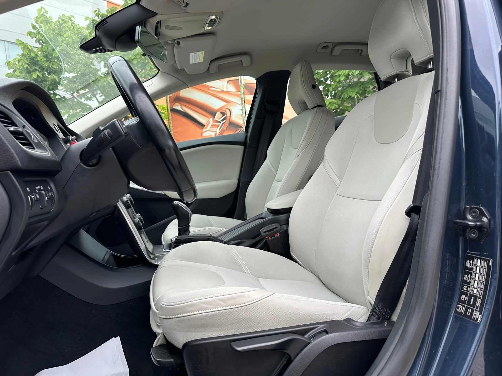 Volvo V40 1.6d 114 к.с. - изображение 8