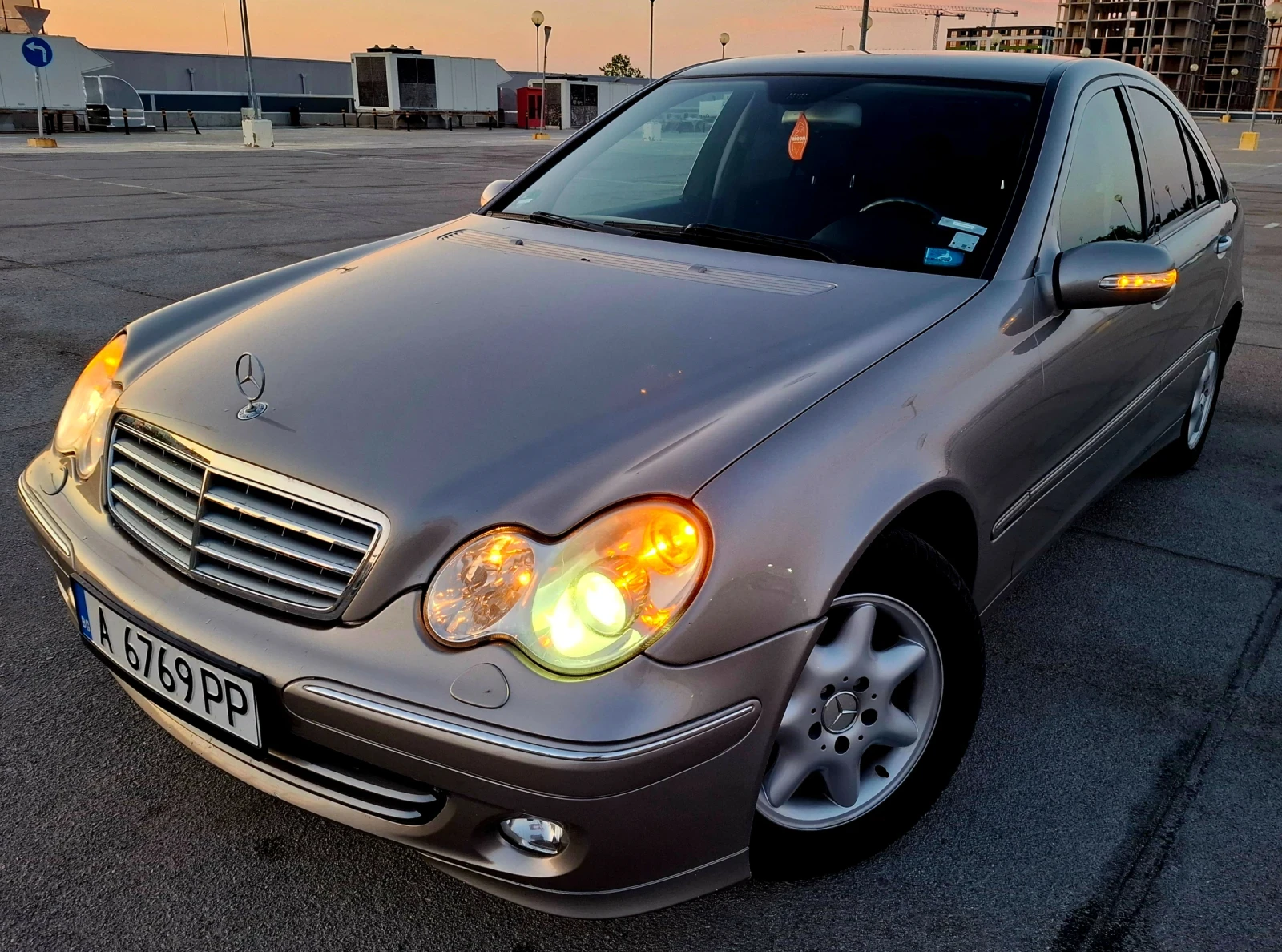 Mercedes-Benz C 180 Kompresor - изображение 10