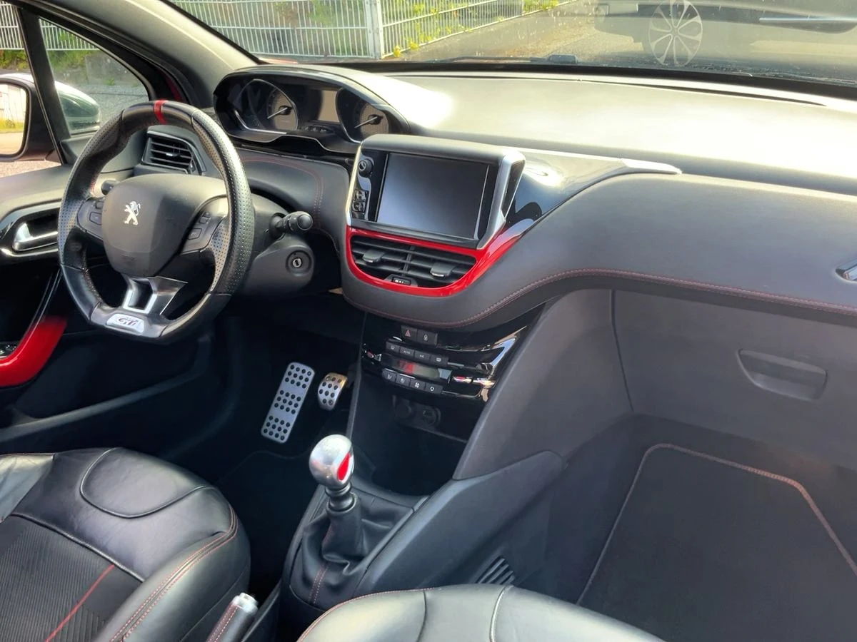 Peugeot 208 1.6 THP GTi 200 кс. - изображение 5