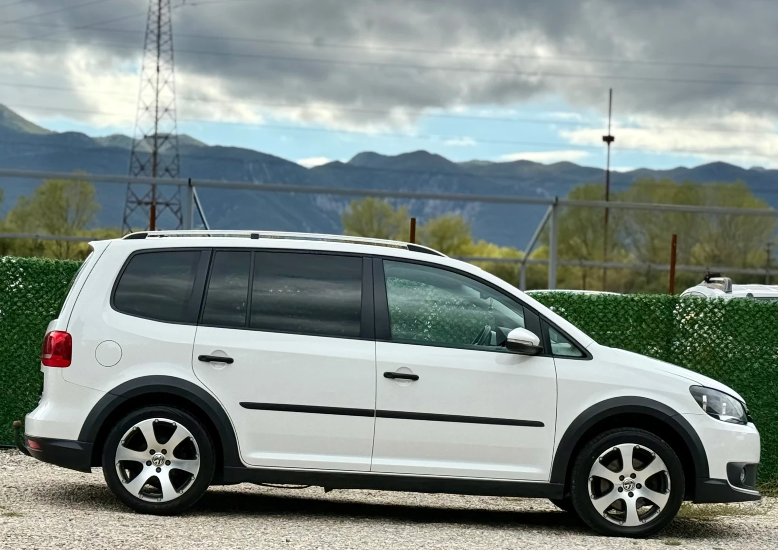 VW Touran CROSS 2.0TDi  - изображение 8
