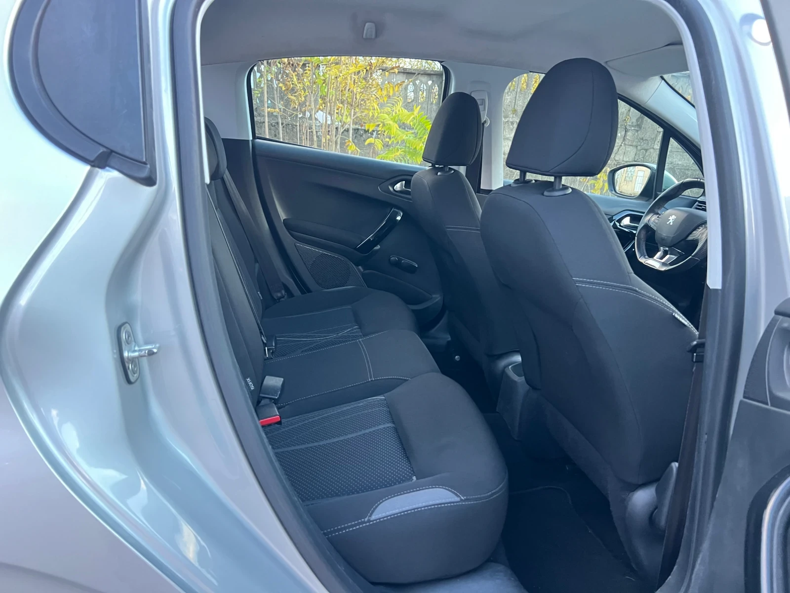 Peugeot 208 NAVI DIESEL HDI - изображение 9