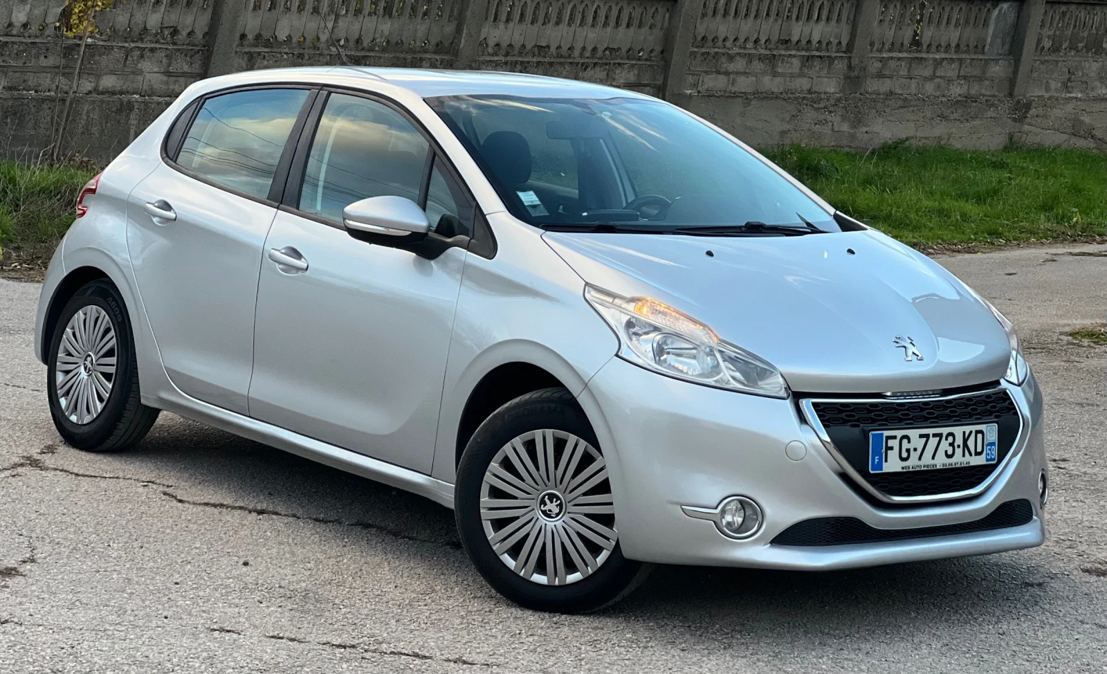 Peugeot 208 NAVI DIESEL HDI - изображение 2