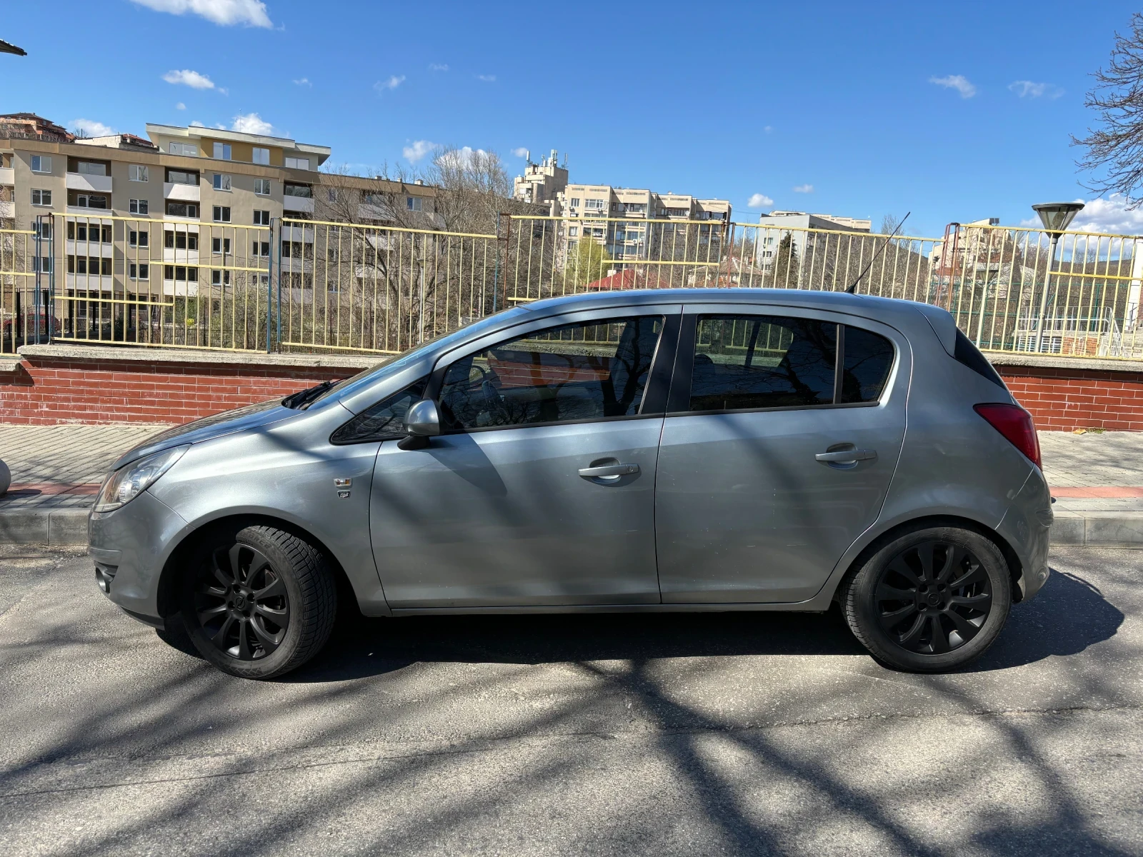 Opel Corsa D LPG, снимка 3 - Автомобили и джипове - 53738049