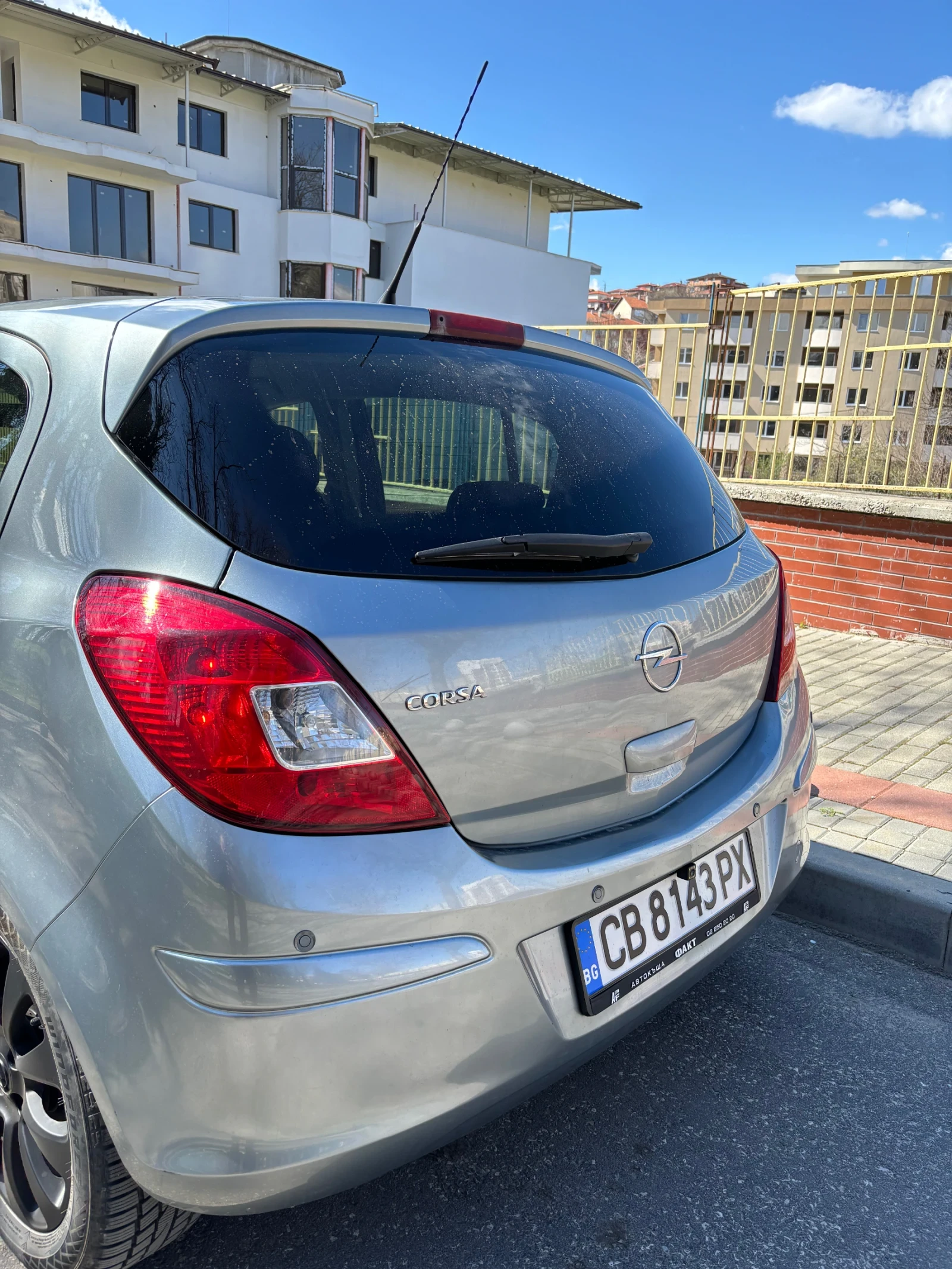 Opel Corsa D LPG, снимка 4 - Автомобили и джипове - 53738049