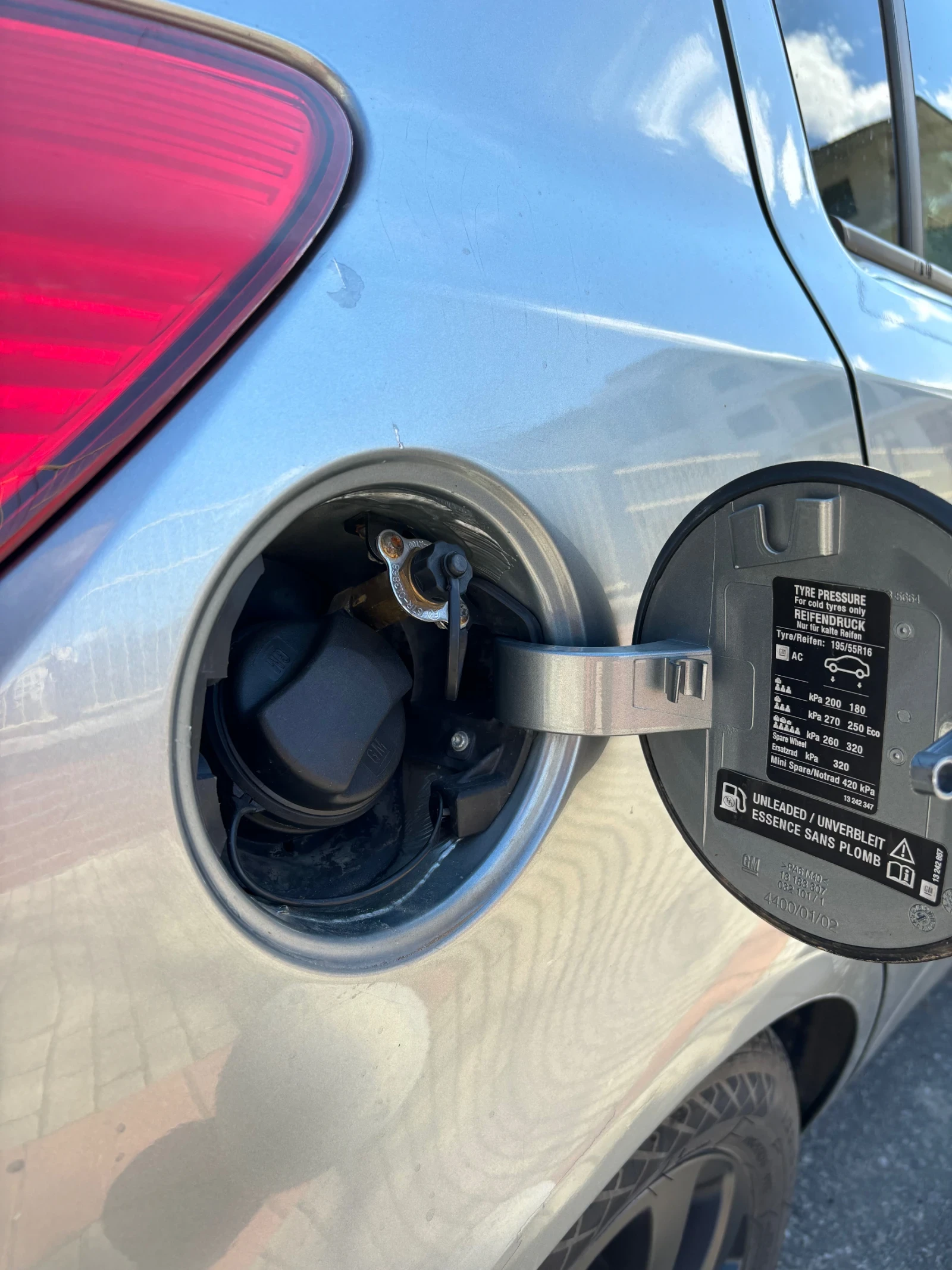 Opel Corsa D LPG, снимка 6 - Автомобили и джипове - 53738049