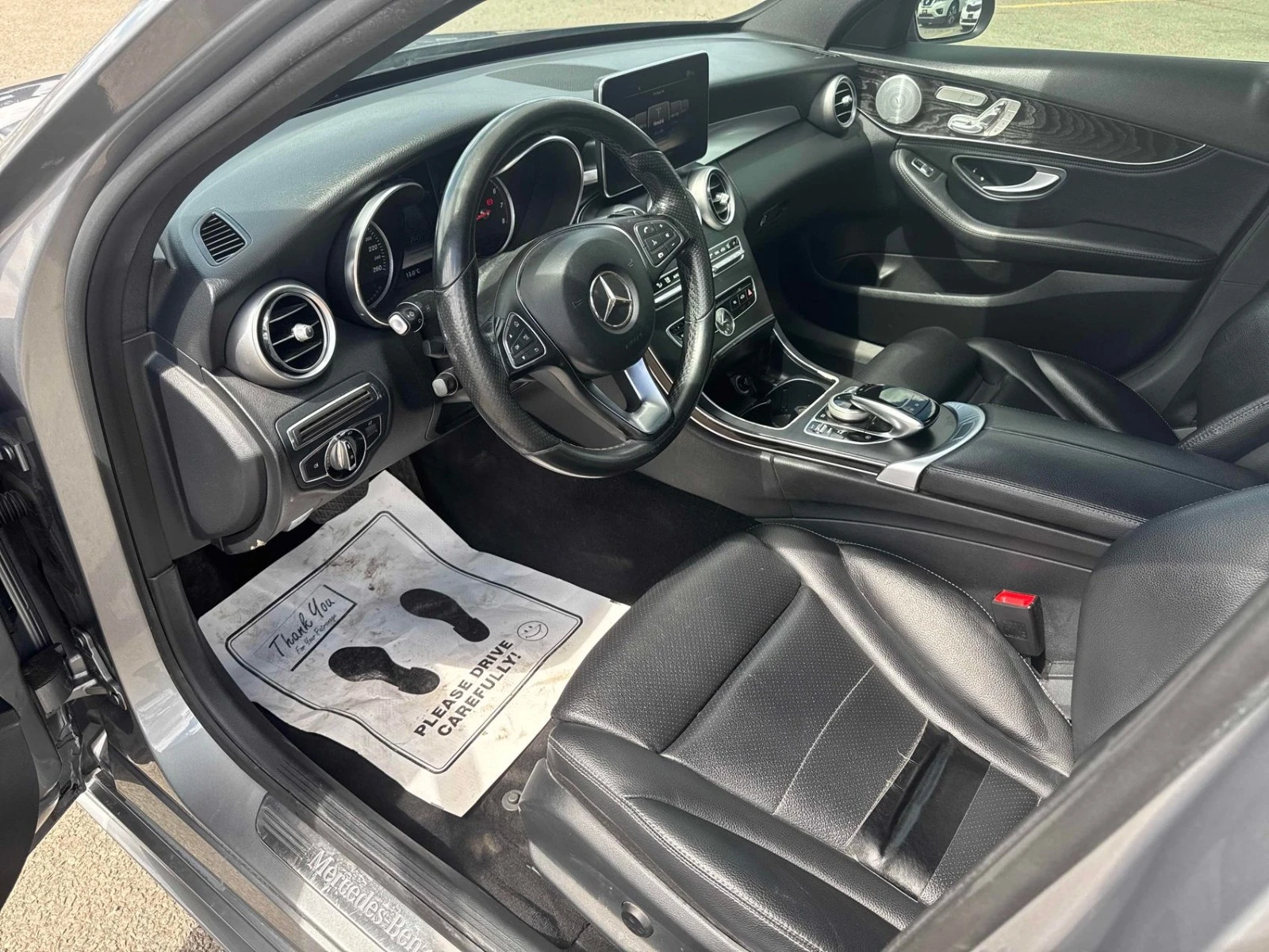 Mercedes-Benz C 400 AWd * АвтоКредит* (ЦЕНА ДО БГ), снимка 8 - Автомобили и джипове - 54542134