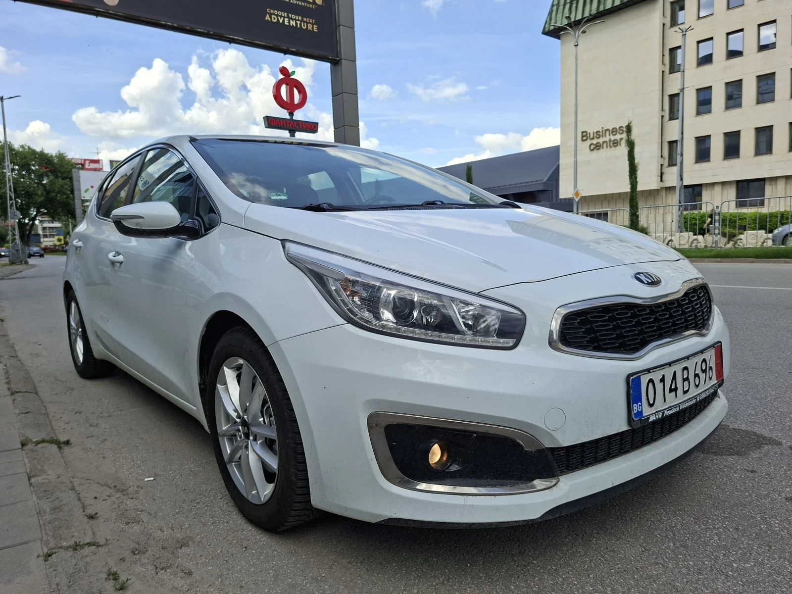 Kia Ceed 2017/FULL/НАВИ/КОЖА/КАМЕРА/ПОДГРЕВ/FULL/2017, снимка 2 - Автомобили и джипове - 54676368