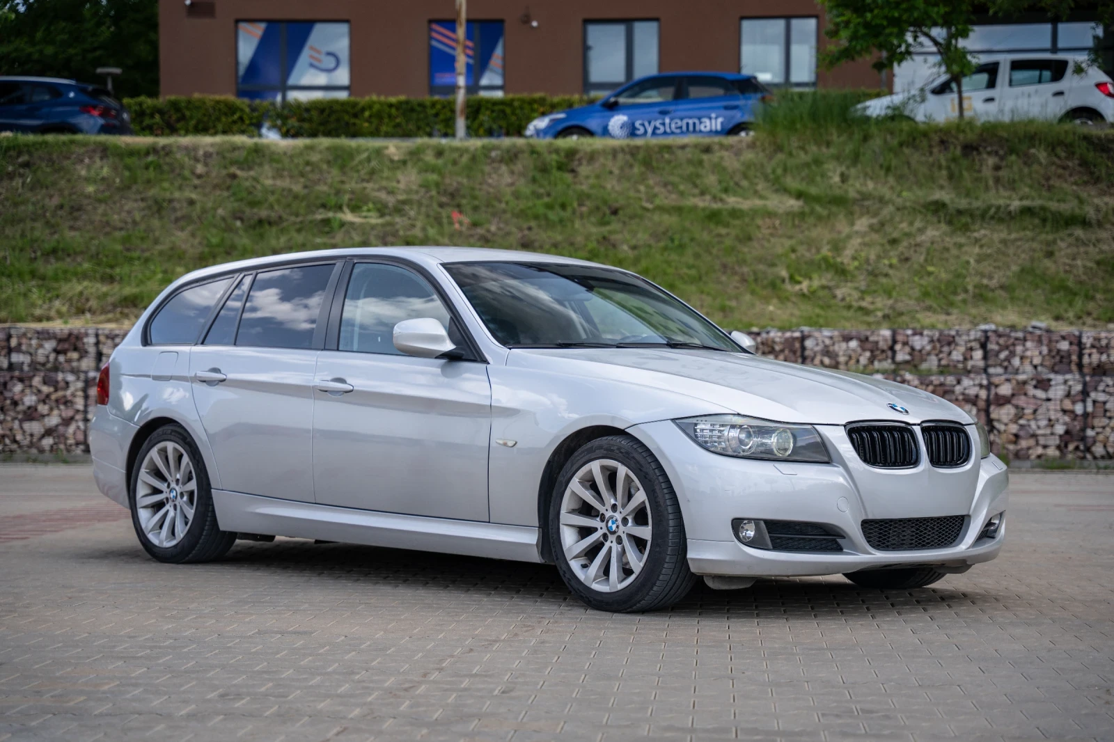 BMW 320, снимка 4 - Автомобили и джипове - 54681533