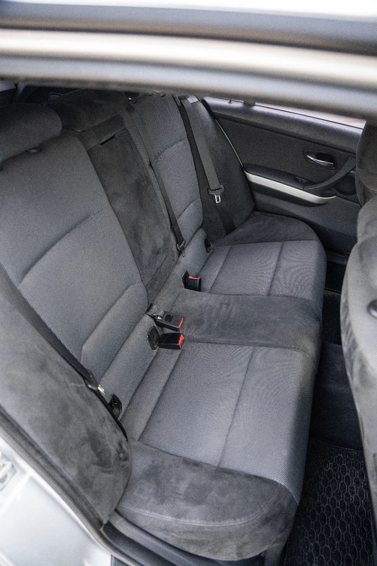 BMW 320, снимка 16 - Автомобили и джипове - 54681533