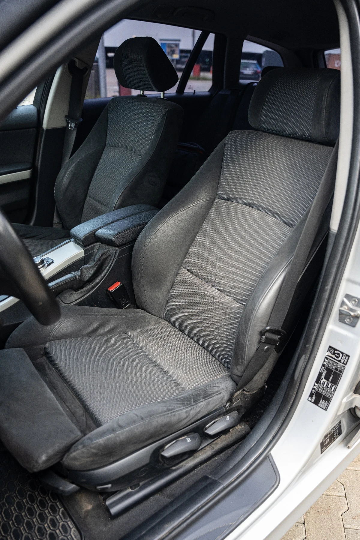 BMW 320, снимка 14 - Автомобили и джипове - 54681533