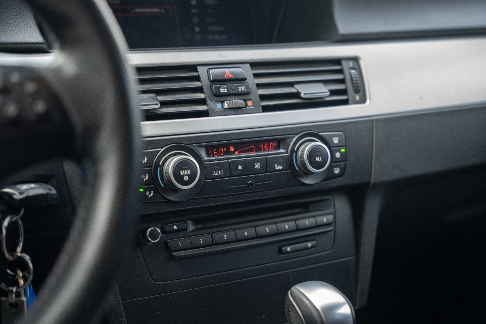 BMW 320, снимка 13 - Автомобили и джипове - 54681533