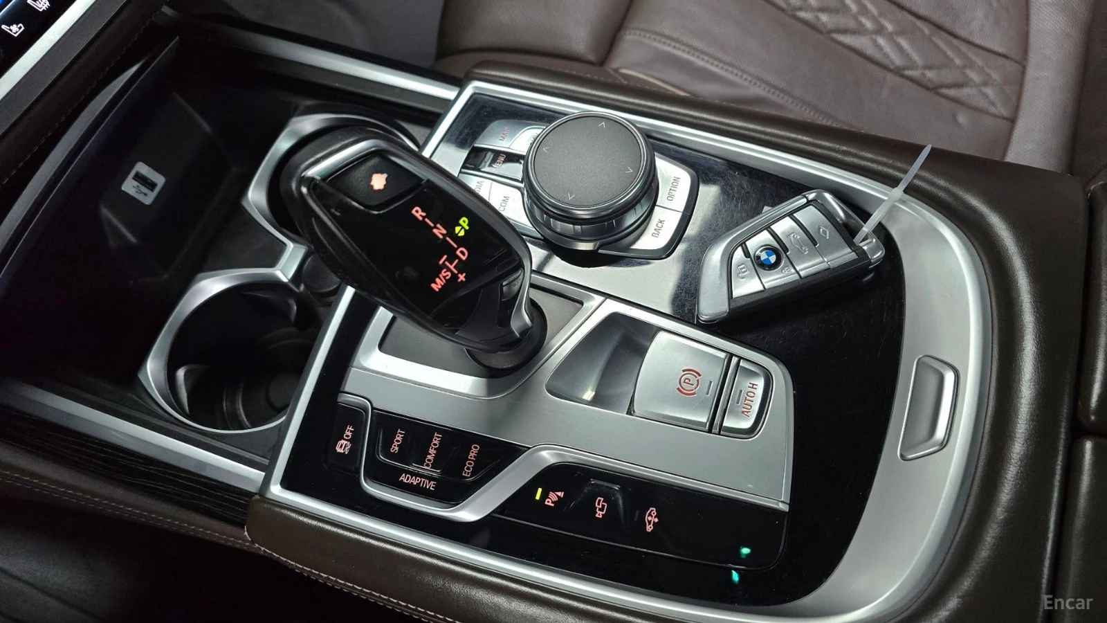 BMW 760 L* V12* xDrive * ОБДУХВ* МОНИТОРИ* 360* ХЕДЪП* МАС, снимка 8 - Автомобили и джипове - 55543450