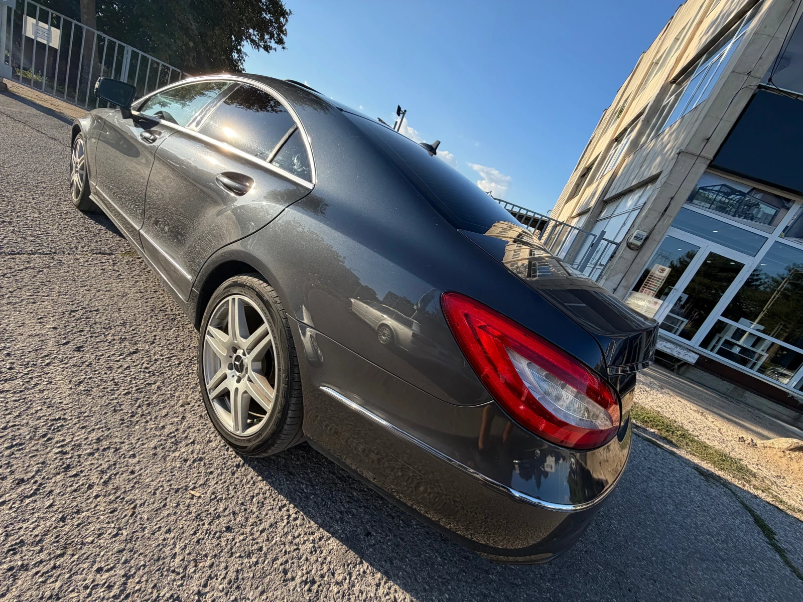 Mercedes-Benz CLS 350 AMG* НА* ПРУЖИНИ* LED, снимка 4 - Автомобили и джипове - 56106451
