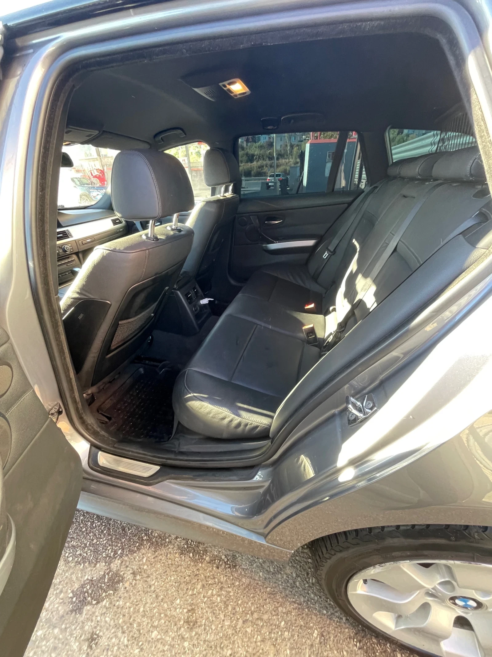 BMW 330 Xdrive, снимка 13 - Автомобили и джипове - 56334215