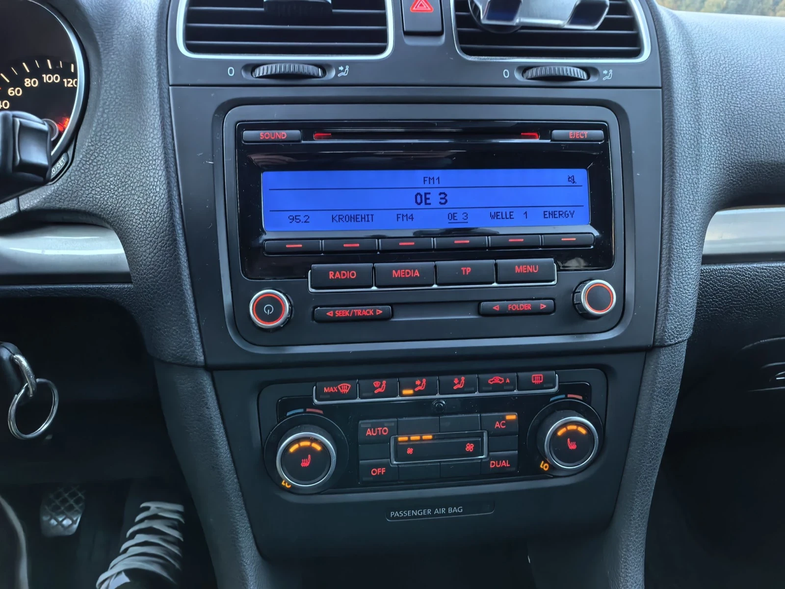 VW Golf 1.6тди 90кс 2011г 192000км, снимка 16 - Автомобили и джипове - 56646654