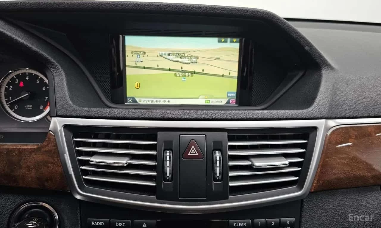 Mercedes-Benz E 300 * Elegance * ���������� ��� ������������ ������*  | Mobile.bg � ����������� 14