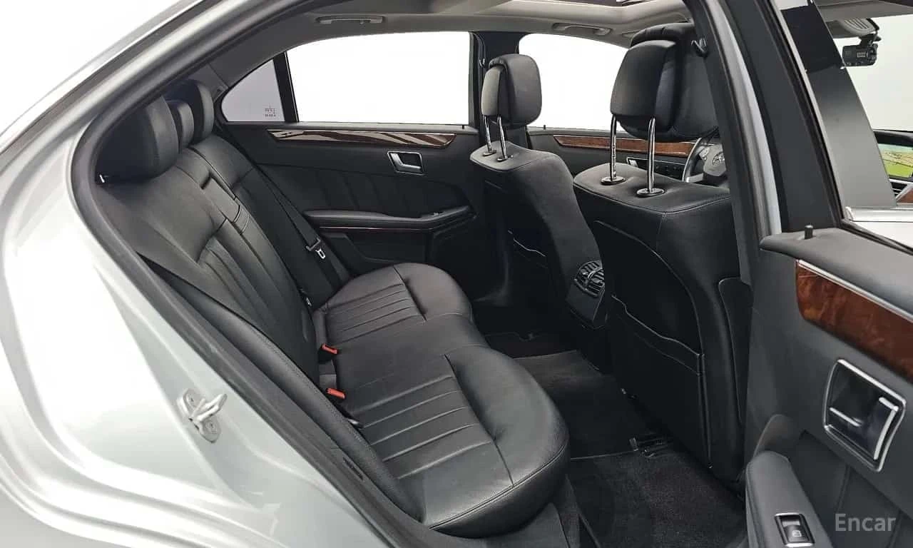Mercedes-Benz E 300 * Elegance * ���������� ��� ������������ ������*  | Mobile.bg � ����������� 12