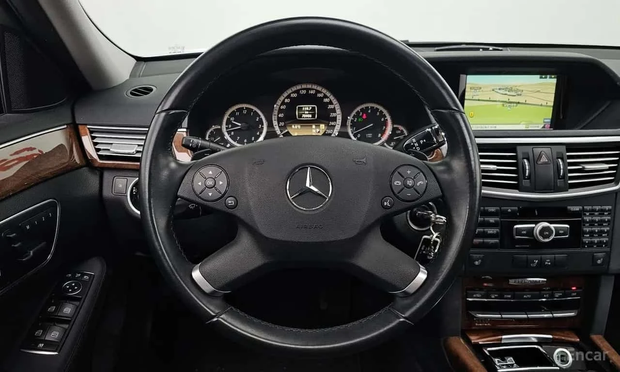 Mercedes-Benz E 300 * Elegance * ���������� ��� ������������ ������*  | Mobile.bg � ����������� 13