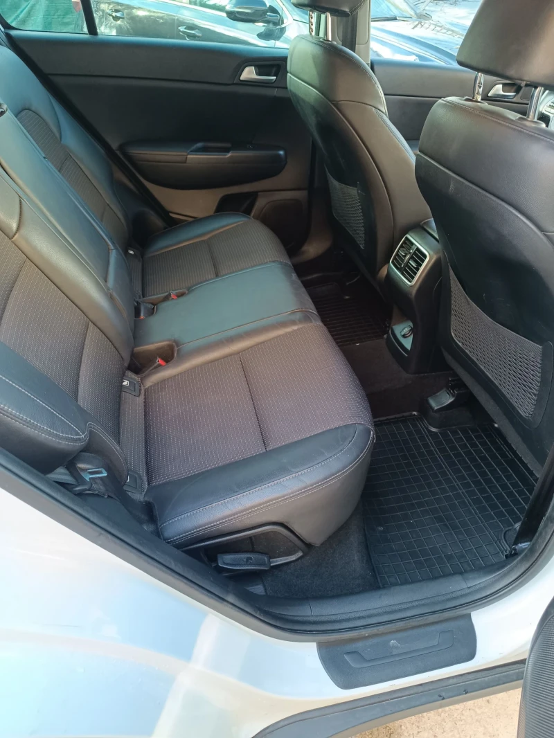 Kia Sportage 1.7 Crdi E6 Automatic , снимка 16 - Автомобили и джипове - 53114407