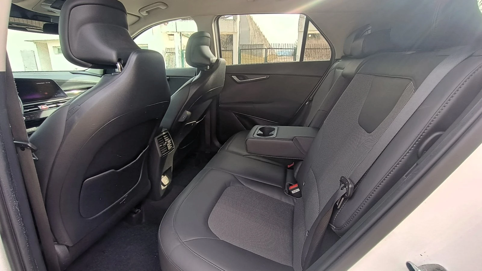 Kia Niro 1.6 GDI Hybrid, снимка 10 - Автомобили и джипове - 52793431