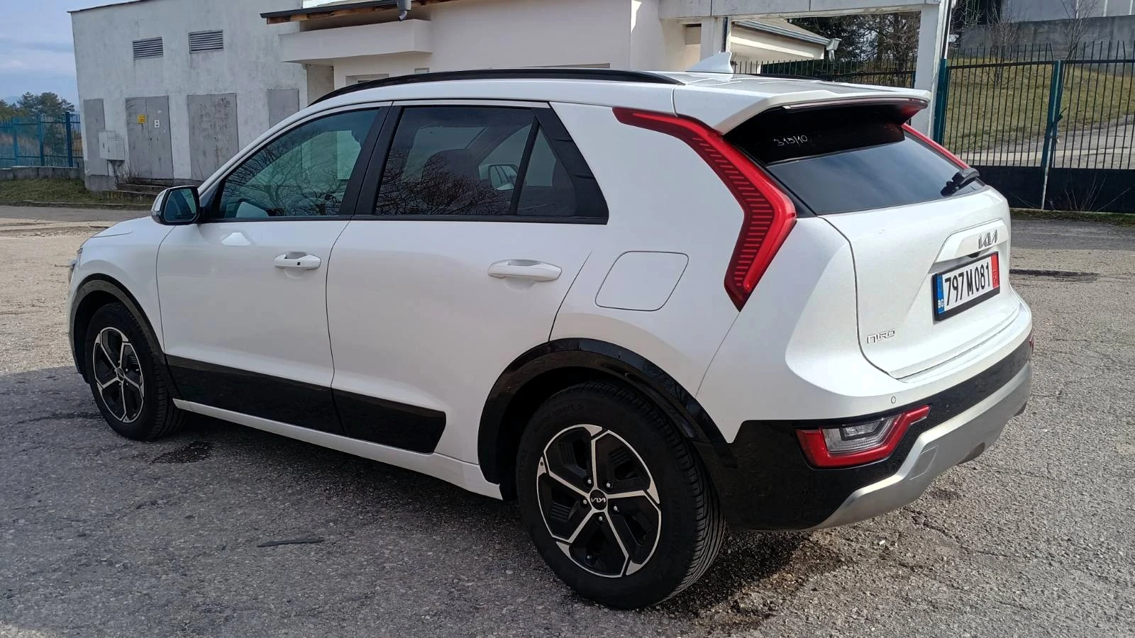 Kia Niro 1.6 GDI Hybrid, снимка 4 - Автомобили и джипове - 52793431