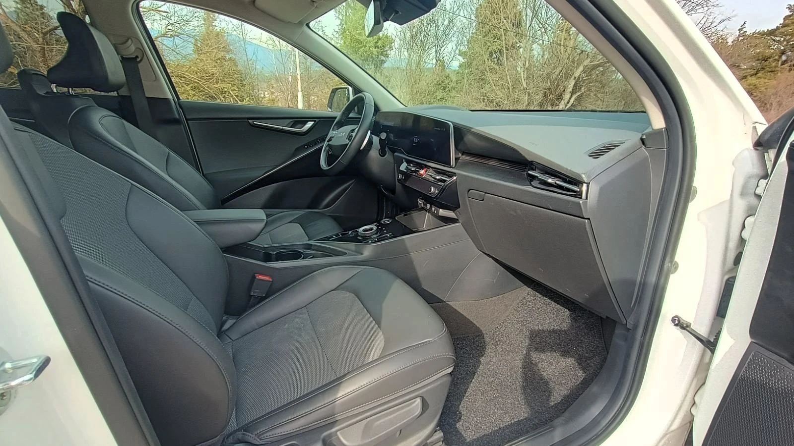 Kia Niro 1.6 GDI Hybrid, снимка 9 - Автомобили и джипове - 52793431