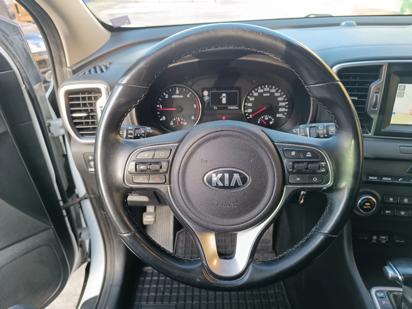 Kia Sportage 1.7 Crdi E6 Automatic  - изображение 10