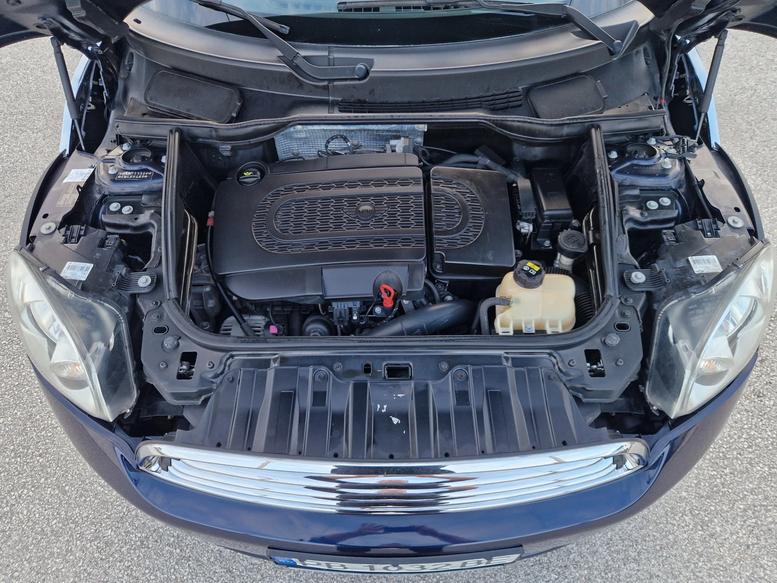 Mini Countryman 1.6D-ОБСЛУЖЕН-100% РЕАЛНИ КМ!ВС.ПЛАТЕНО!, снимка 17 - Автомобили и джипове - 54014923