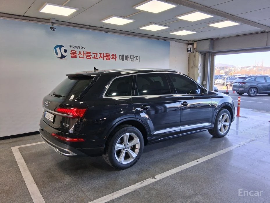 Audi Q7 2020* MATRIX* HEAD-UP* DISTRONIK* ОБДУХ* , снимка 3 - Автомобили и джипове - 54102083