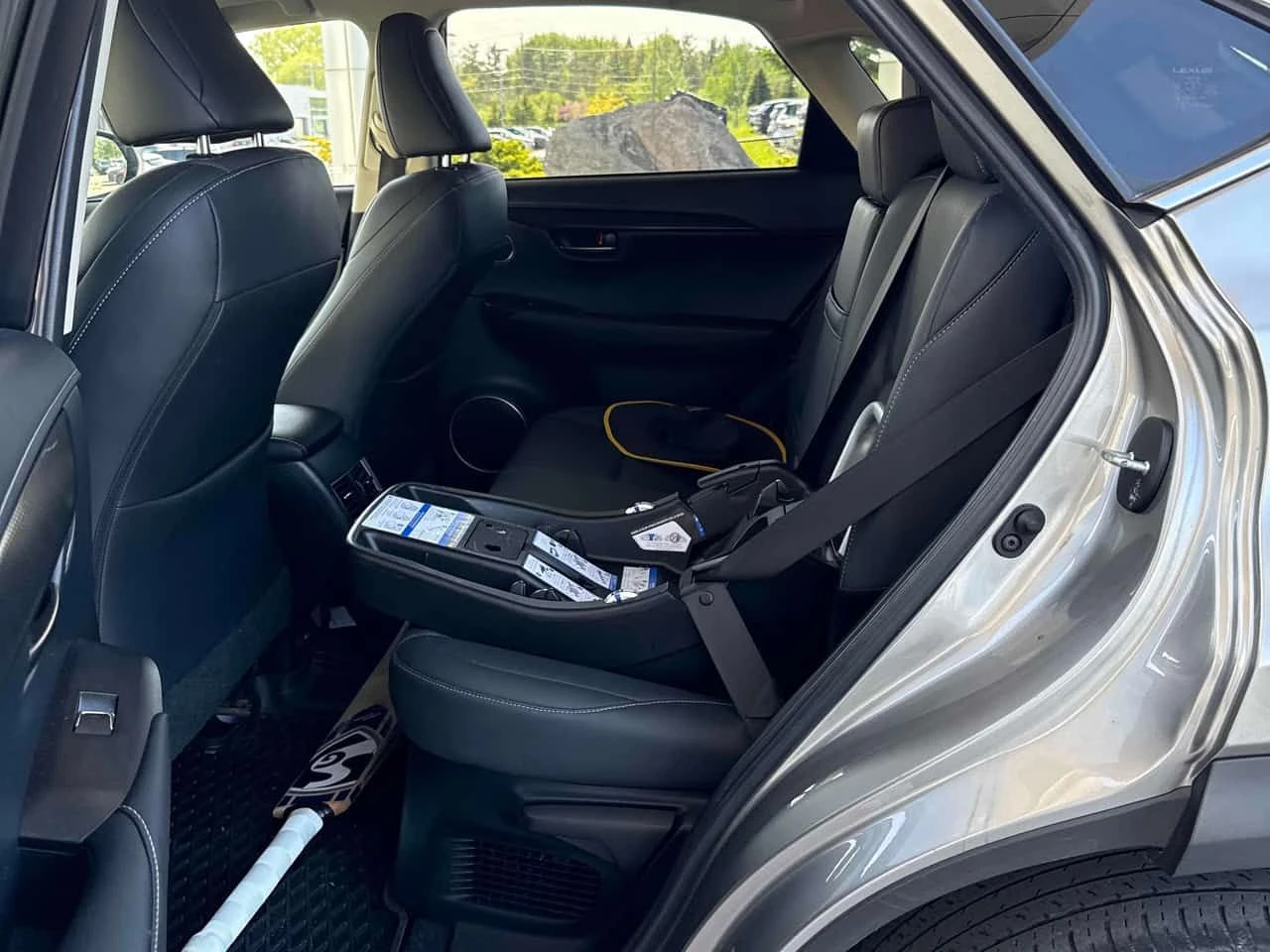 Lexus NX 300h AWD  CARFAX, снимка 13 - Автомобили и джипове - 54700936