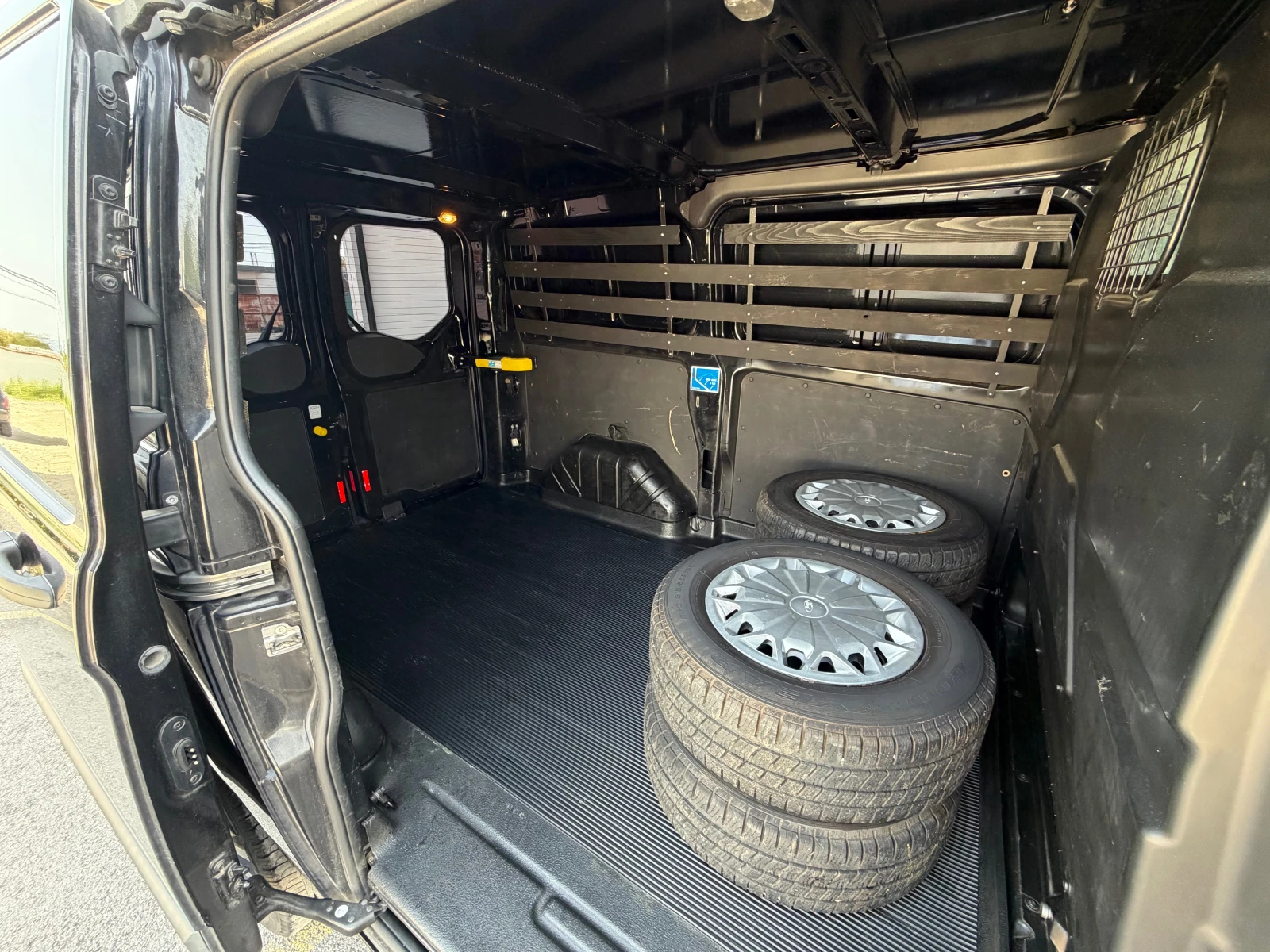 Ford Transit Custom 2.2 ДИЗЕЛ ТОП СЪСТОЯНИЕ!, снимка 16 - Бусове и автобуси - 55873309