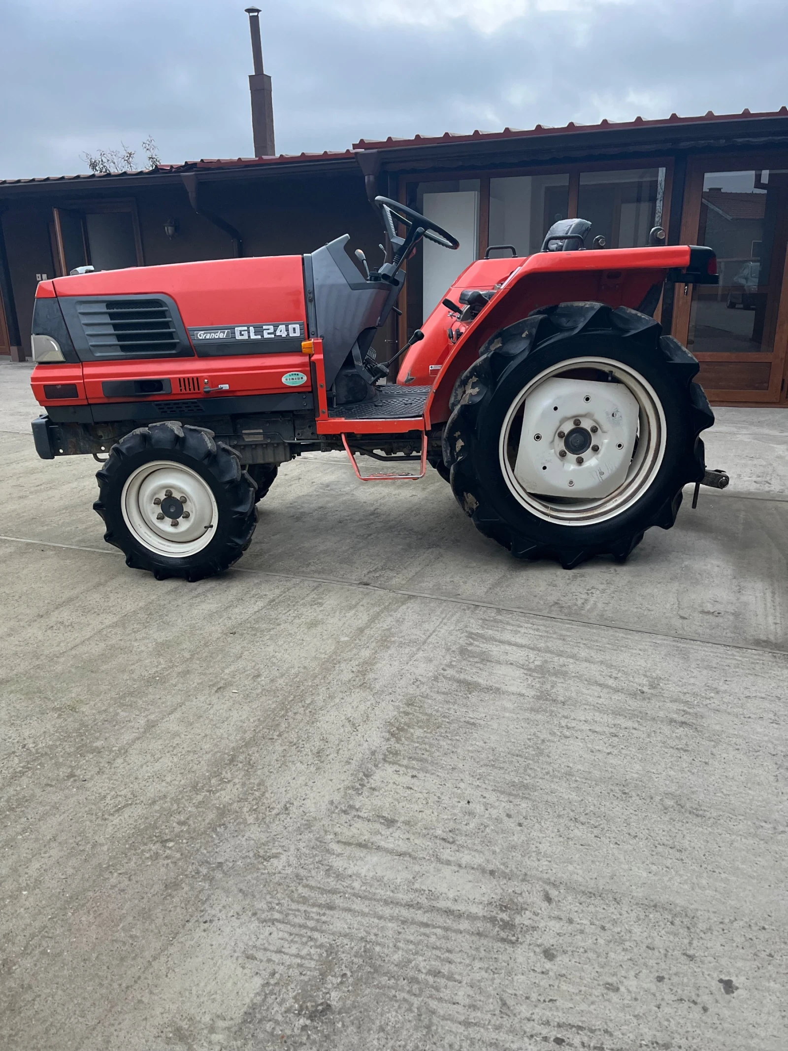 Трактор Kubota GL240 - изображение 4