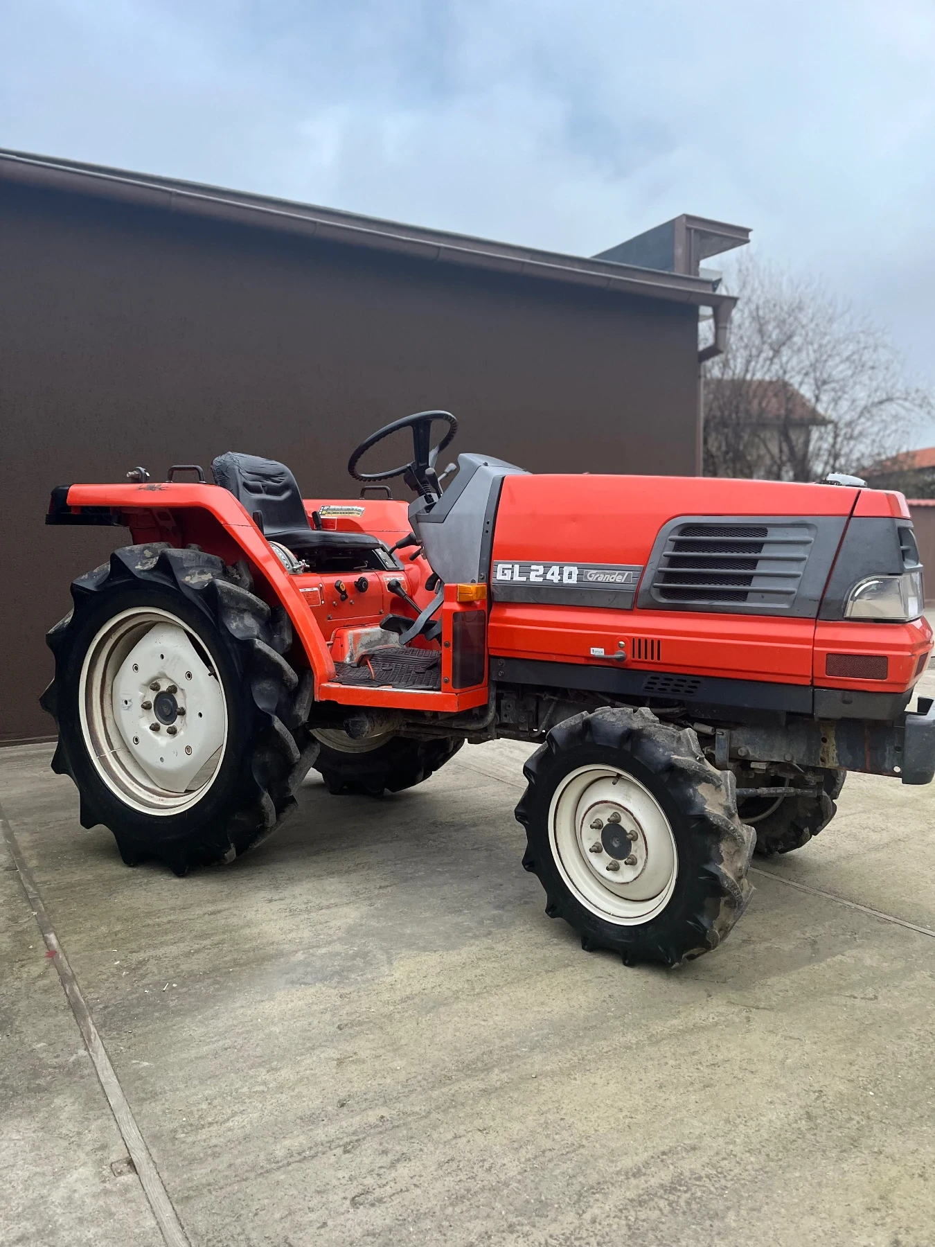 Трактор Kubota GL240 - изображение 2