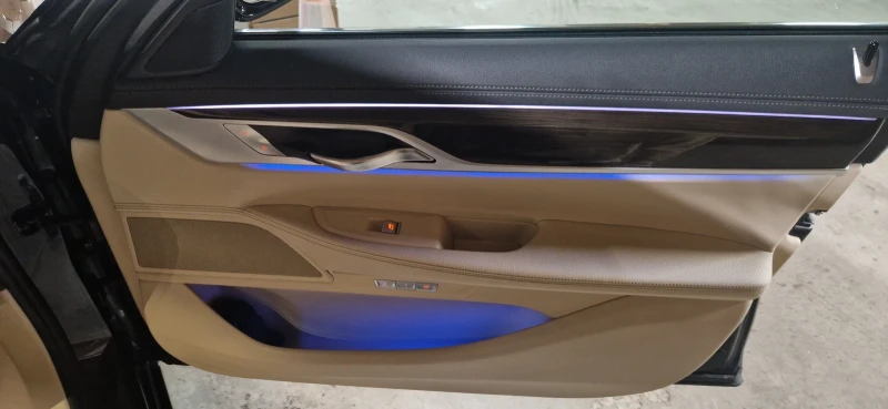 BMW 730 BMW 730d xDrive  2017 г.  95 000 км,   камера 360, снимка 11 - Автомобили и джипове - 52245680