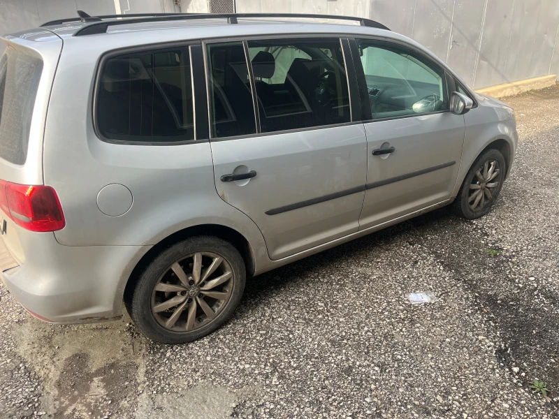 VW Touran, снимка 3 - Автомобили и джипове - 48247245