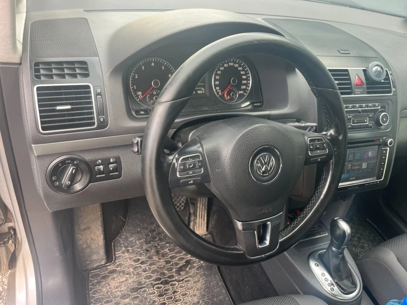 VW Touran, снимка 6 - Автомобили и джипове - 48247245