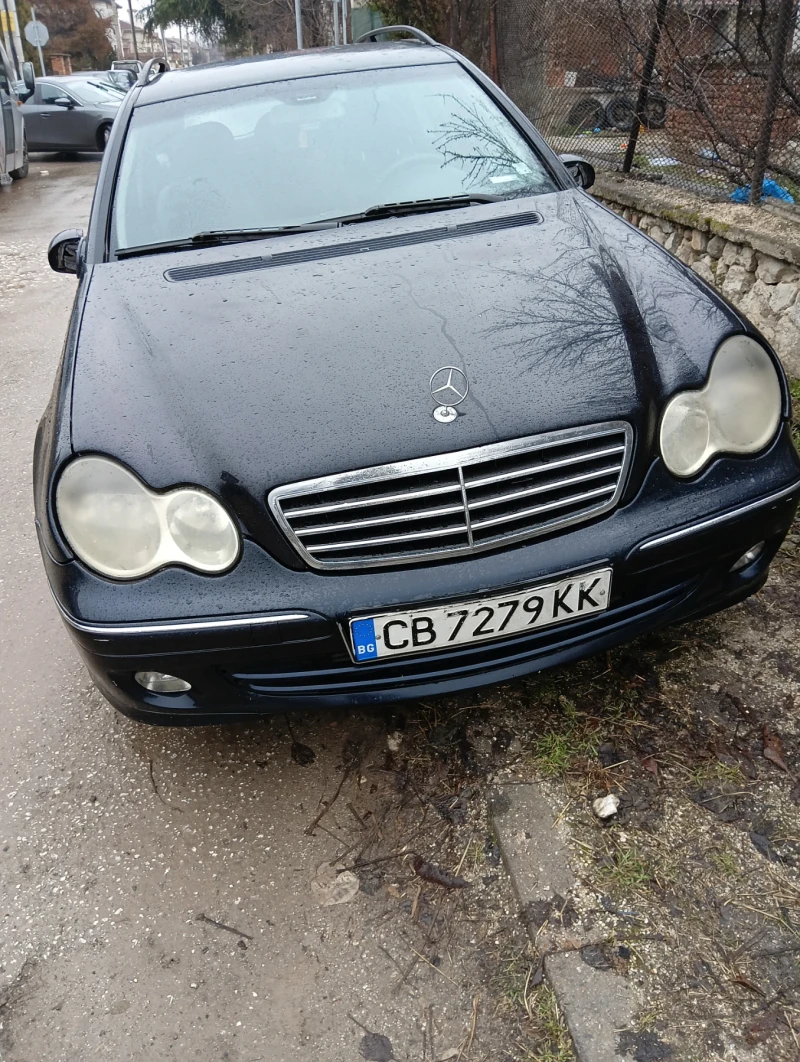 Mercedes-Benz C 220 Фейслифт, снимка 3 - Автомобили и джипове - 49157066