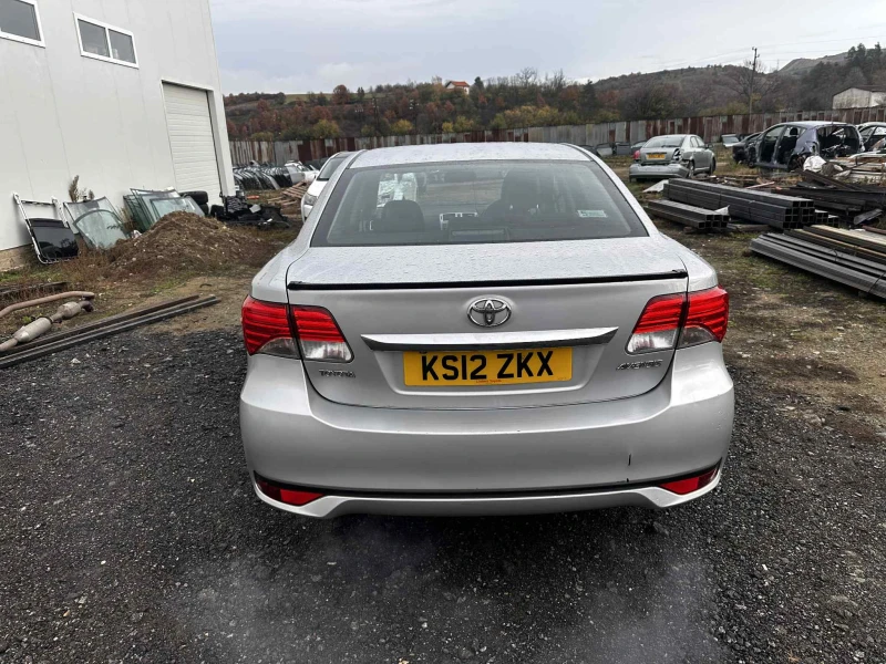 Toyota Avensis 2.0 D-4D 124 к.с.   НА ЧАСТИ, снимка 3 - Автомобили и джипове - 52557081