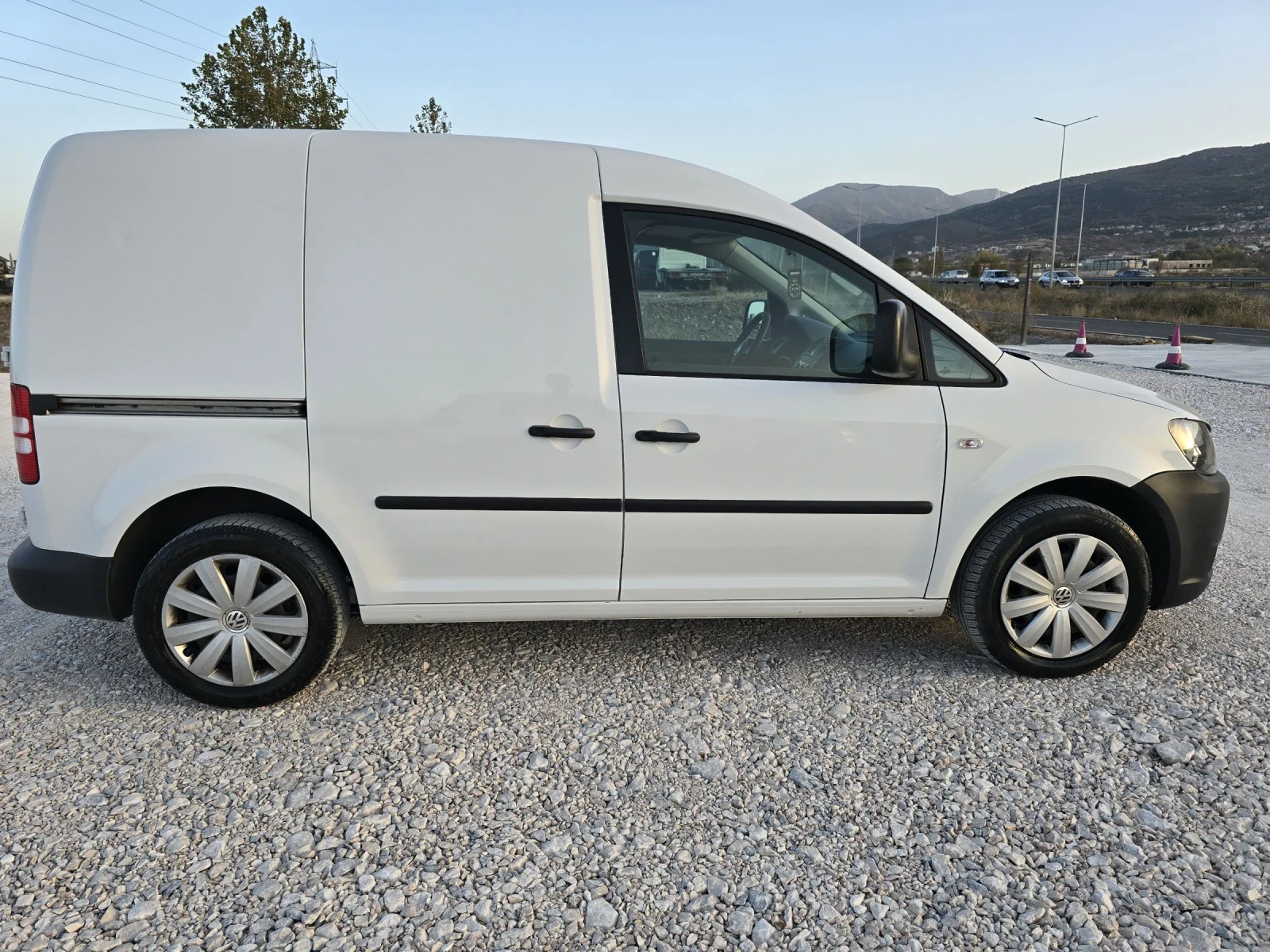 VW Caddy 1.6TDI/102КС/КЛИМАТИК/ТЕМПОМАТ - изображение 3