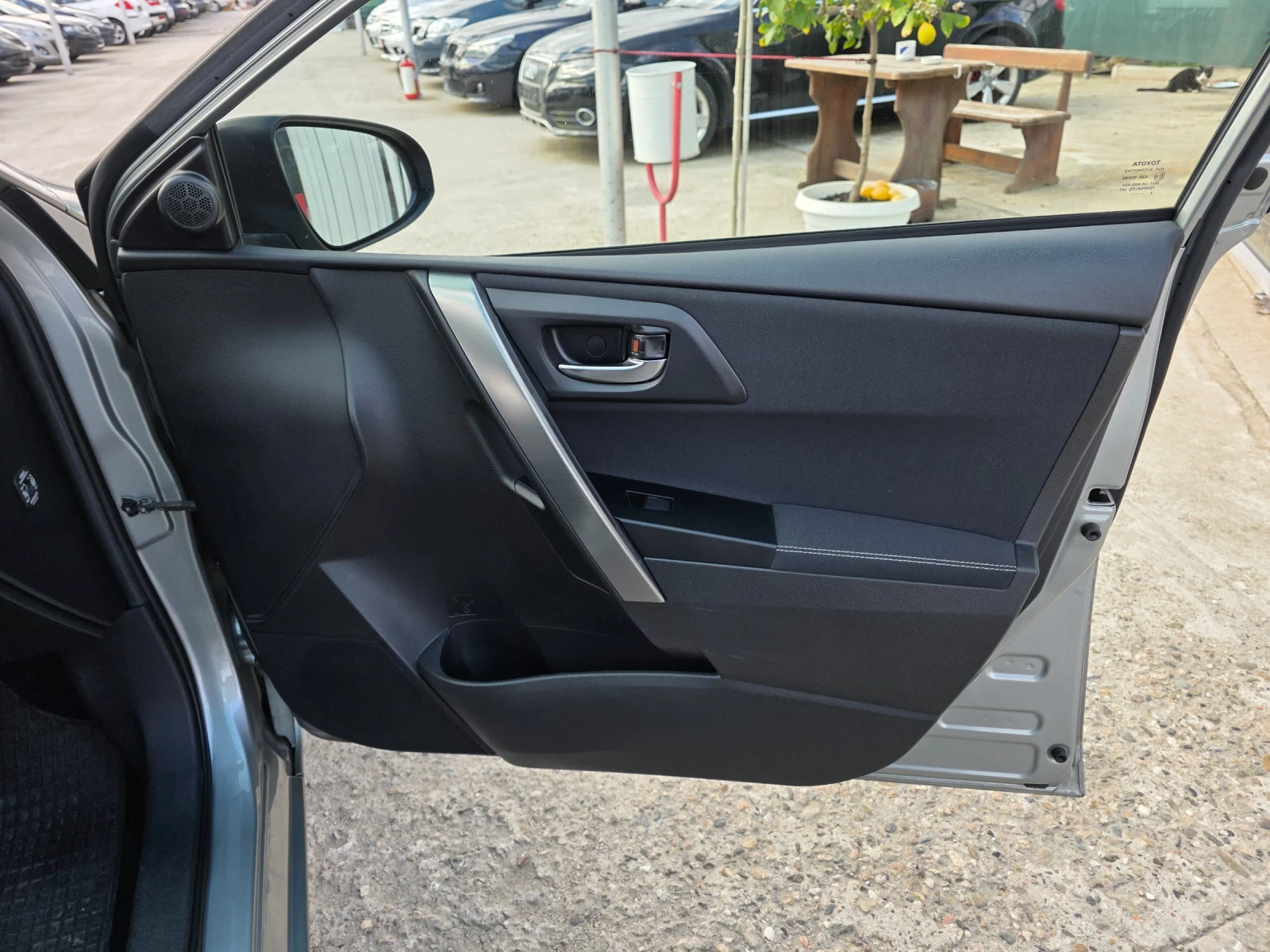 Toyota Auris 1.6 VVTI Камера Климатроник Евро 5 - изображение 7