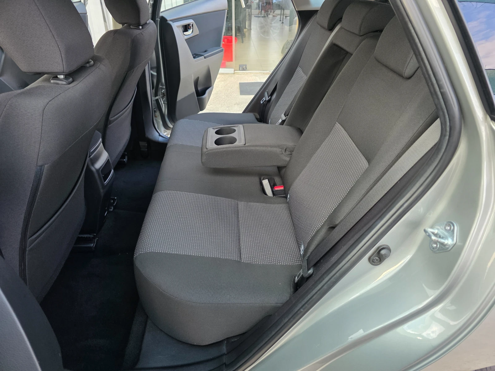 Toyota Auris 1.6 VVTI Камера Климатроник Евро 5 - изображение 9