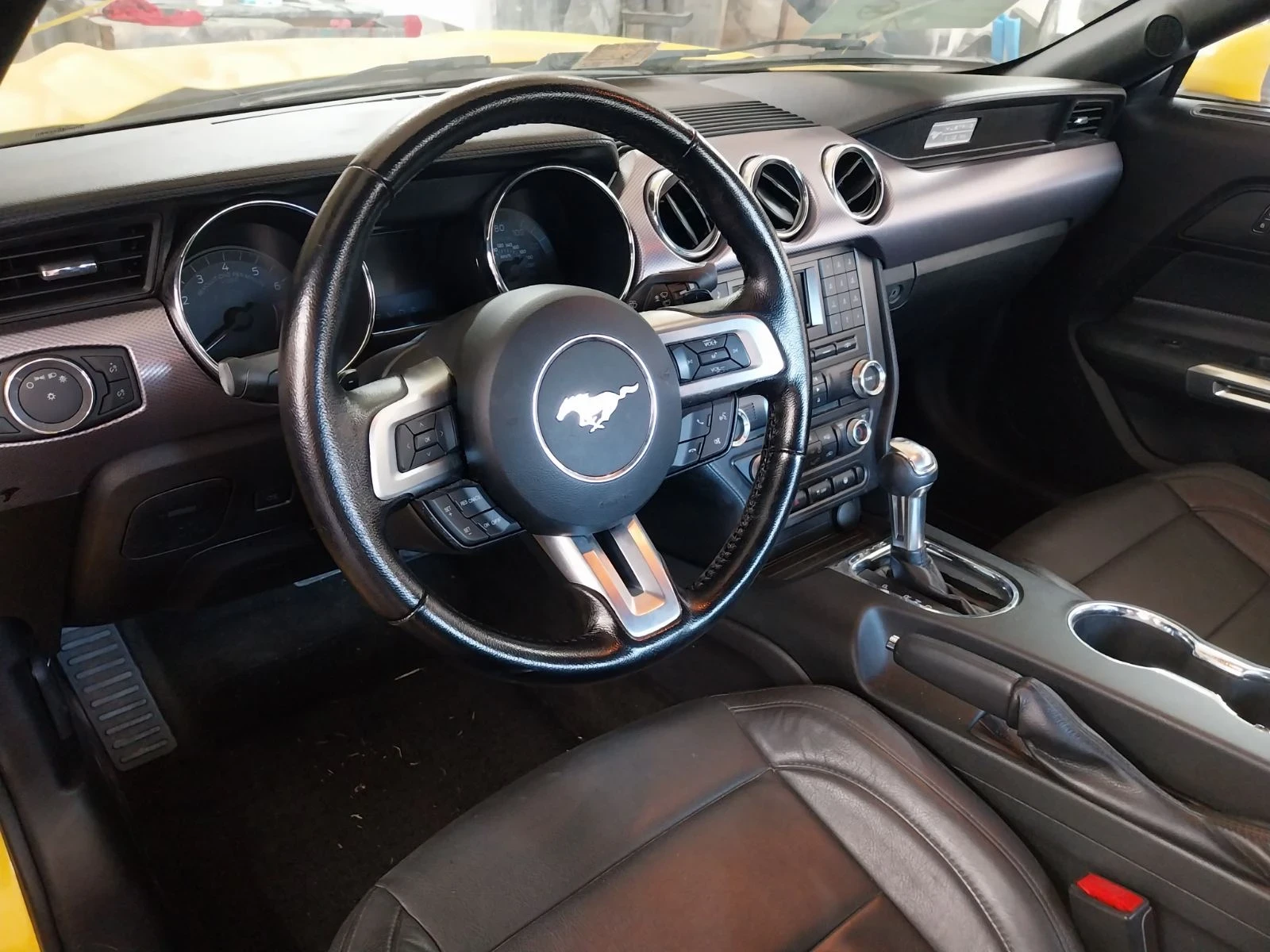 Ford Mustang 2.3 - изображение 10