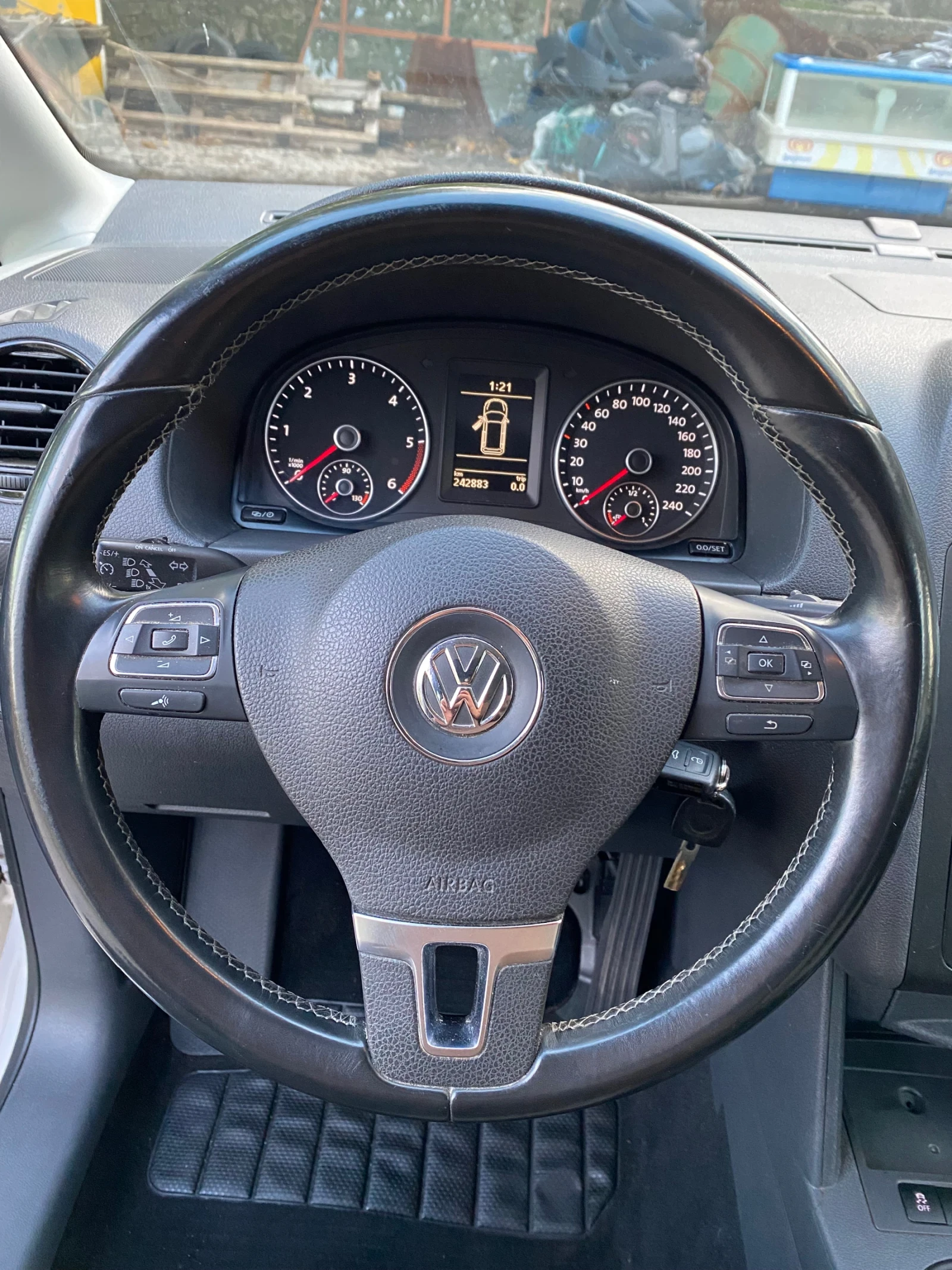 VW Caddy EDITION 30 FULL - изображение 8