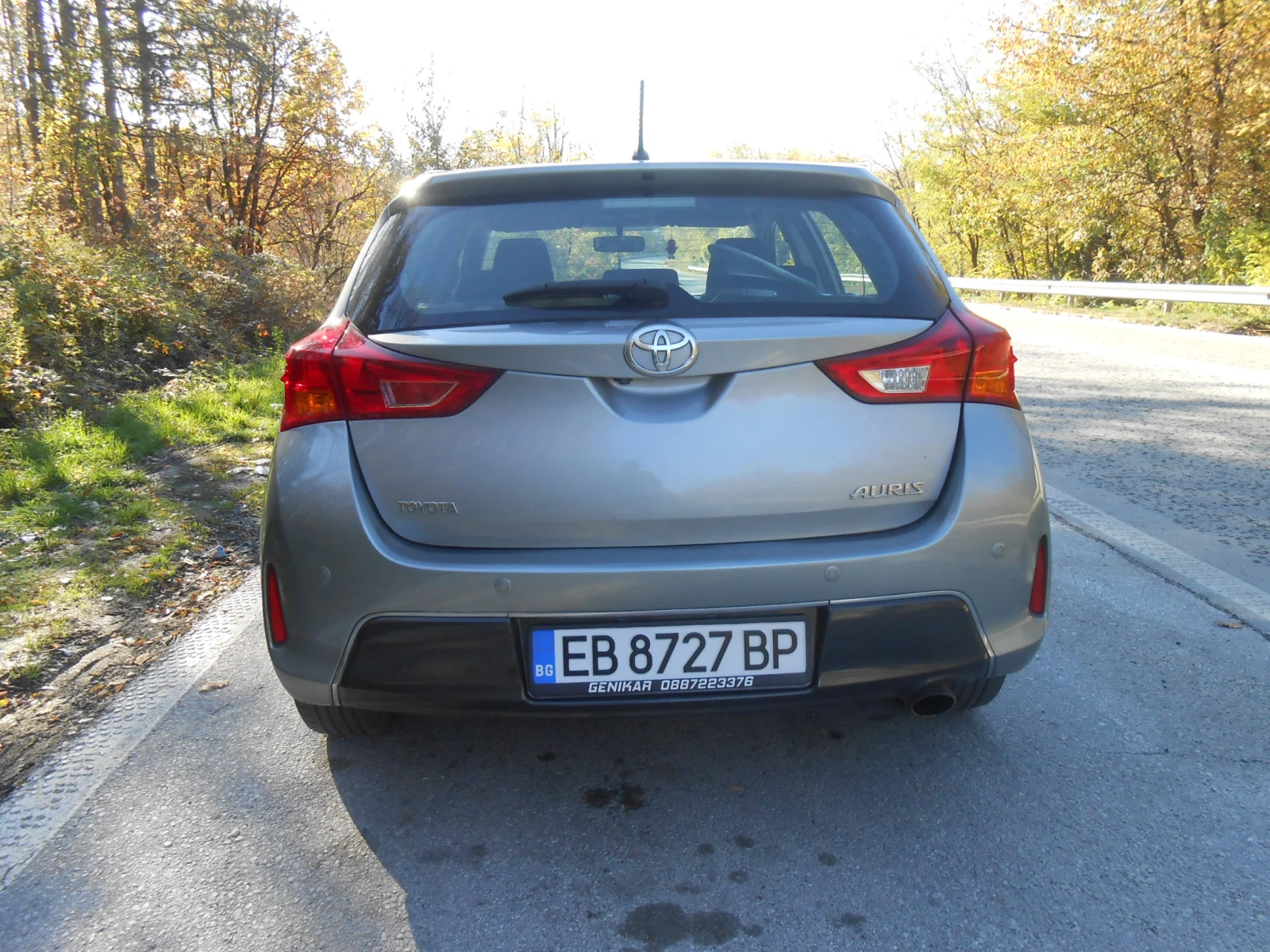 Toyota Auris 1.6 - изображение 2